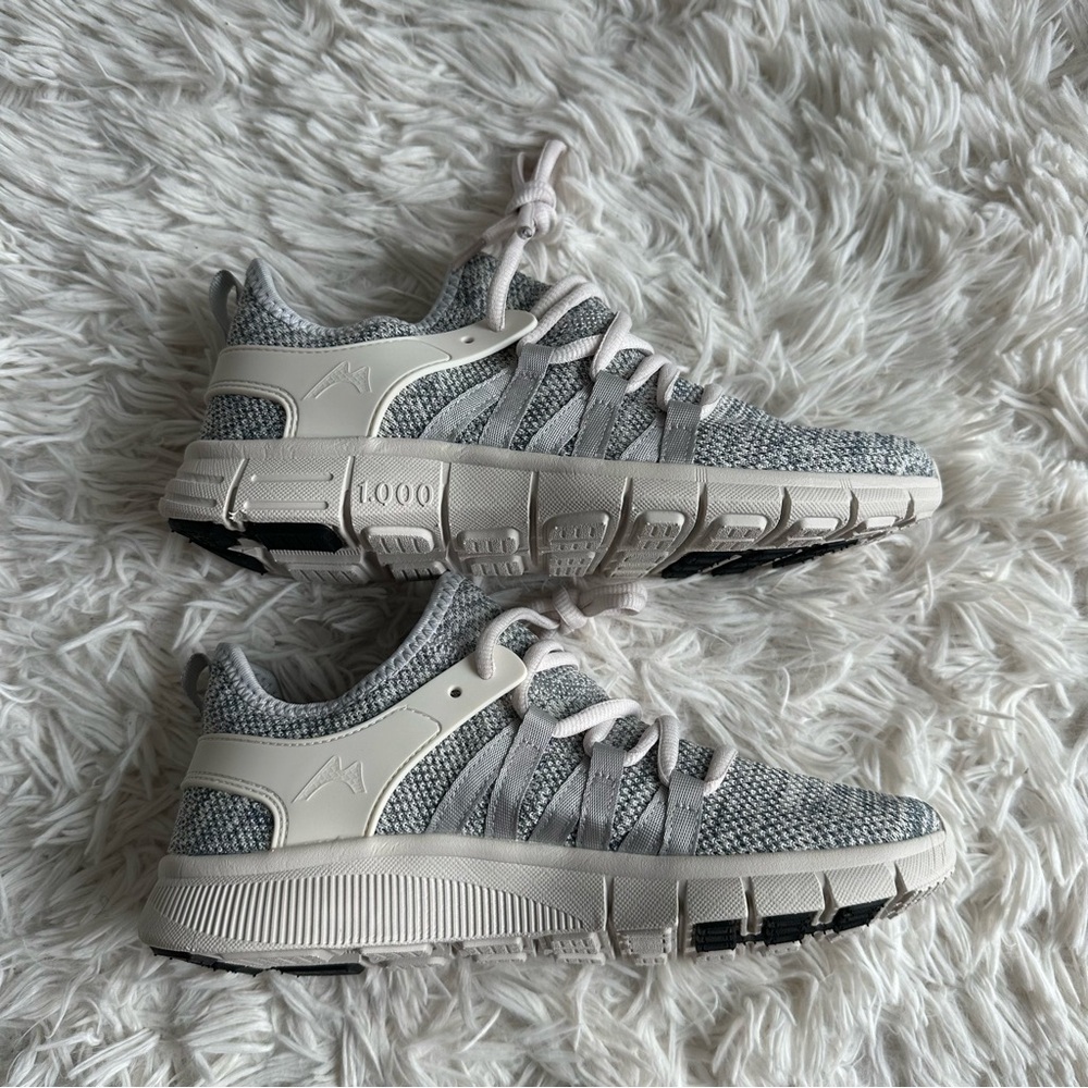 Inzcou Amazon Running Shoes Lightweight Gray New In Box Size 7 - Picture 4 of 9